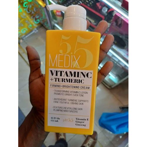 Medix 5.5 Vitamin C Plus Turmeric Firming + Brightening Cream