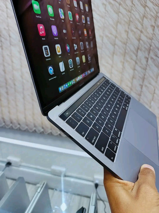 MacBook Pro 2018ā M1 Chip, 16GB RAM, 256GB SSD, 15ā Retina Display, Touch Bar, macOS refurbished